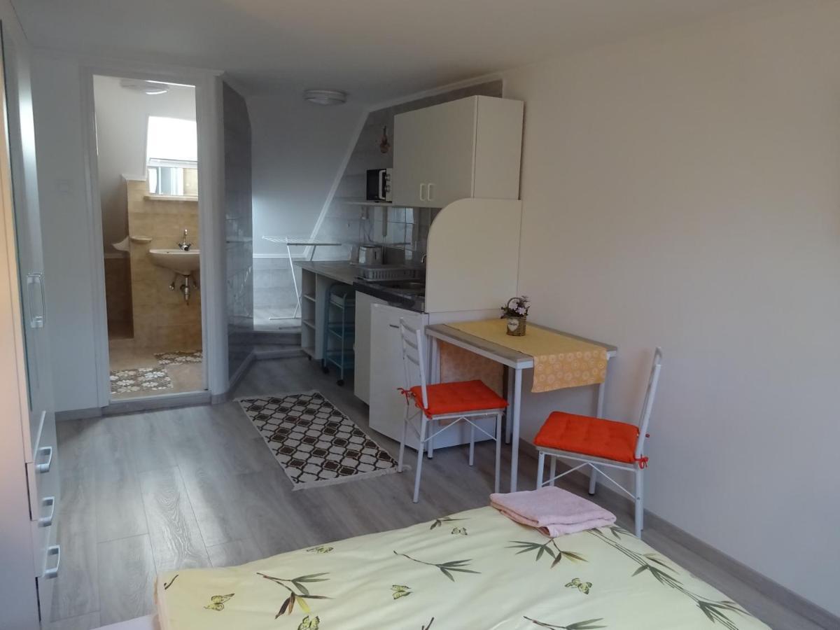 Era Apartman Apartment ฮอร์กานี ภายนอก รูปภาพ