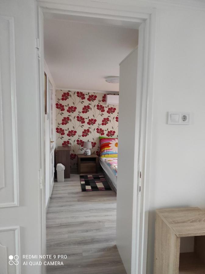 Era Apartman Apartment ฮอร์กานี ภายนอก รูปภาพ